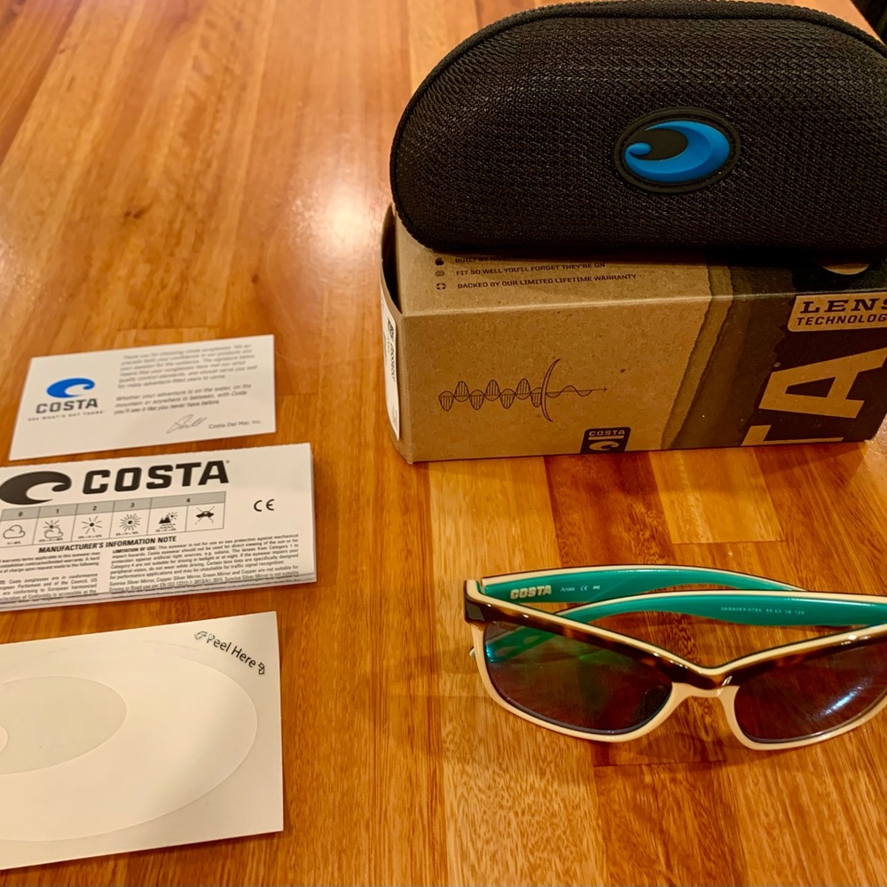 Costa Del Mar Women’s sunglasses ANAA style # 06S9053 Green Mirrored Polarized